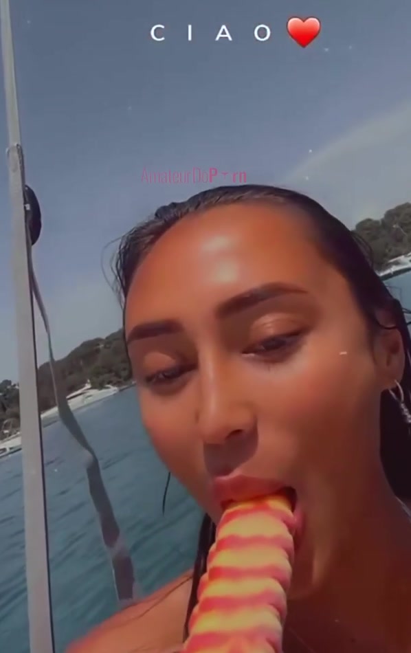 tchatco.co leak astrid nelsia Pretending to give a blowjob