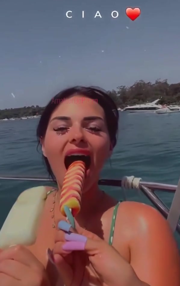 tchatco.co leak astrid nelsia Pretending to give a blowjob