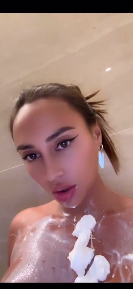 tchatco.co leak astrid nelsia Puts Cream on her Naked Tits