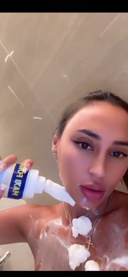 tchatco.co leak astrid nelsia Puts Cream on her Naked Tits