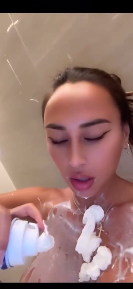 tchatco.co leak astrid nelsia Puts Cream on her Naked Tits