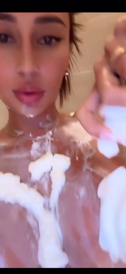 tchatco.co leak astrid nelsia Puts Cream on her Naked Tits