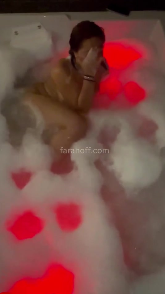 tchatco.co leak farah off nude jacuzzi
